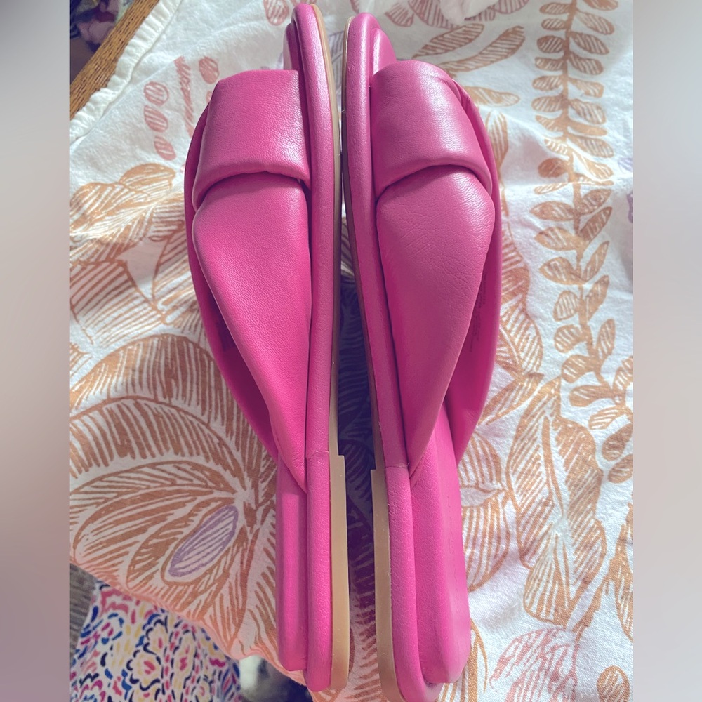 Pink Leather Slide Sandals from Nordstrom. NWT.  Never worn. Soft & Cushy.Size 7 - Picture 7 of 16